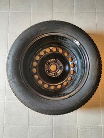 Michelin 215/55 R16 NUOVO pneumatico con cerchio