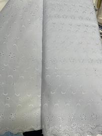 Tessuto sangallo di cotone colore bianco