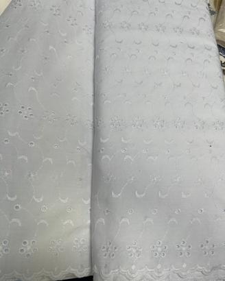 Tessuto sangallo di cotone colore bianco