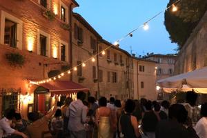 RISTORANTE nel centro storico di Urbino