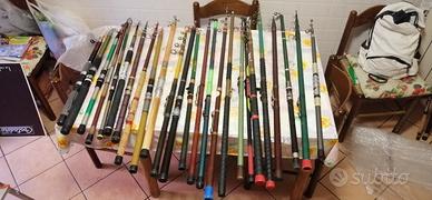Lotto 25 vecchie canne da pesca