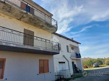 6 LOCALI A SOVERIA SIMERI