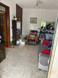 Casa con giardino e piccolo terreno