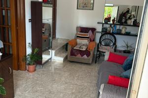 Casa con giardino e piccolo terreno