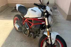 Ducati Monster 797 Plus