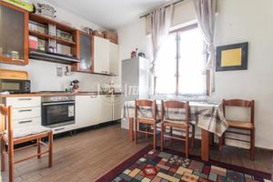 BILOCALE AL PIANO TERRA CON BOX