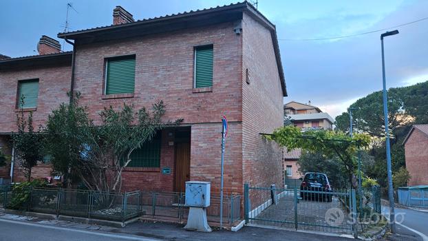 Camere in villetta a schiera - Perugia centro