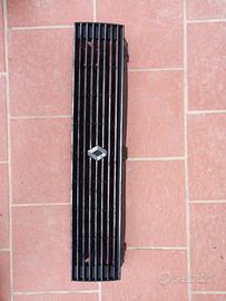 Griglia anteriore Renault 9 usata