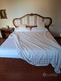 letto antico con testata
