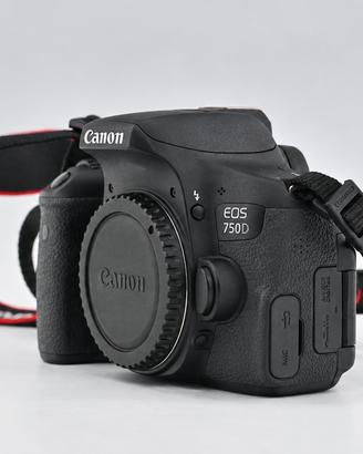 Canon EOS 750D  Come nuova, solo 2.250 scatti