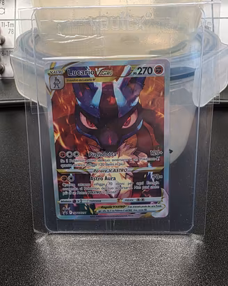 Pokemon Lucario V astro (SWSH291) sigillata.