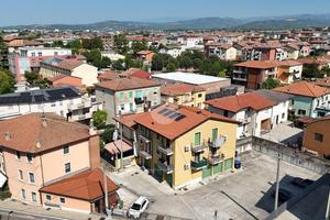 3 LOCALI A CALDIERO