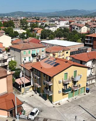 3 LOCALI A CALDIERO