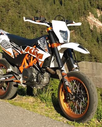 KTM 690 smcR 2016 Superleggera 126kg PatenteA2