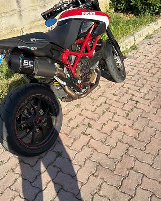 Ducati hypermotard 1100 evo
