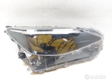 811100DP51 FANALE ANTERIORE DX TOYOTA YARIS CROSS 