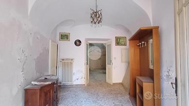 CASA SEMINDIPENDENTE A VESTIGNÈ