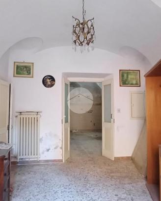CASA SEMINDIPENDENTE A VESTIGNÈ