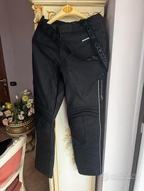 Pantaloni moto