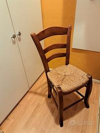Sedie in stile rustico fatte a mano