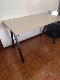Scrivania Trotten Ikea 120x70