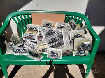 collezione  modellini carabinieri con riviste DeAg