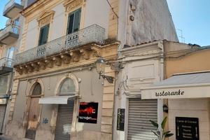 Palazzo Liberty + Locale commerciale 