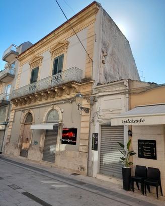 Palazzo signorile stile Liberty 