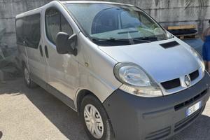Renault tradic 9 posti autovettura