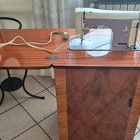 Macchina da cucire Necchi