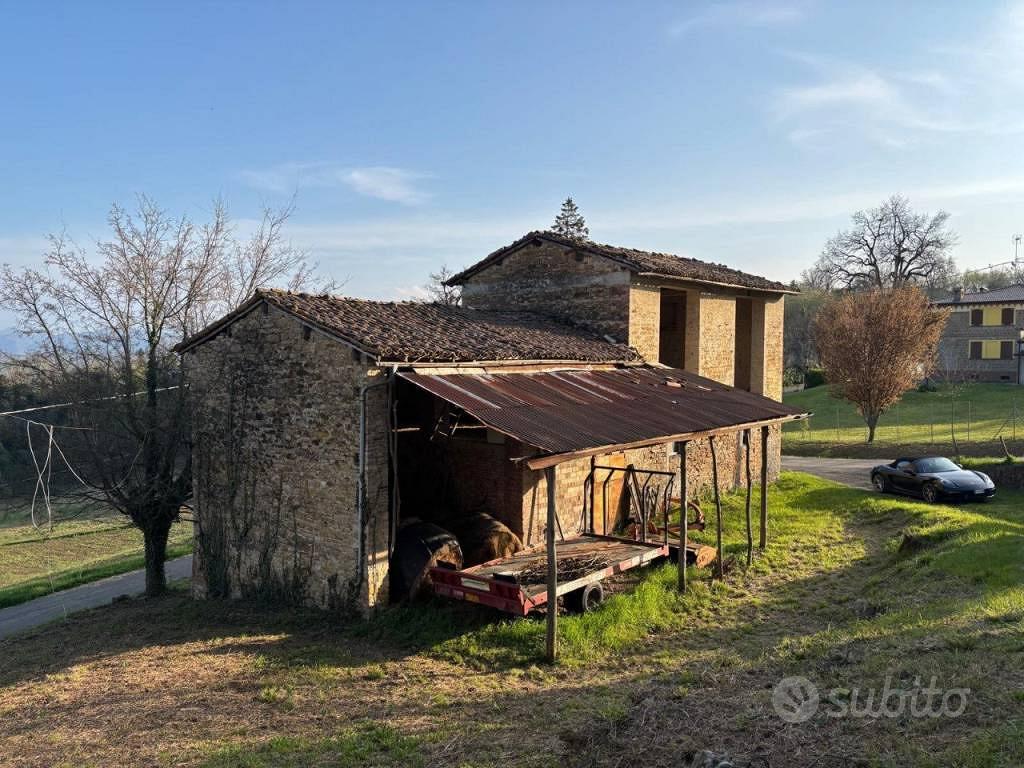 Rustico / Casale di 135 m² con più di 5 locali a N - Vista 2