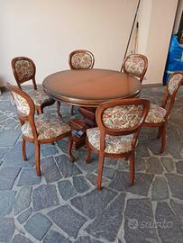 Tavolo completo di 6 sedie