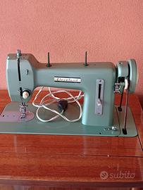 Macchina da cucire storica cleveland.