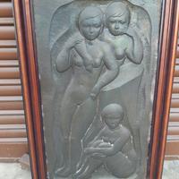 "scultura" di:  Gassó Carbonell - Tres hermanas