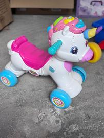 Unicorno a rotelle clementoni