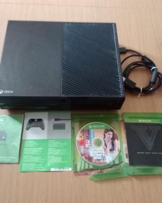 Xbox One 500GB + GTA 5 (No Controller)