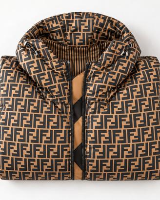 Pattern Geometrico Marrone e Nero, Stile Logomania