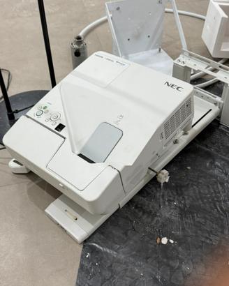 Proiettore ad ottica ultra corta