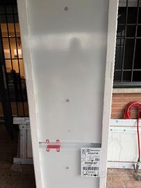 Frigo da incasso Electrolux, nuovo e imballato.