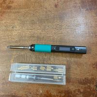 Saldatore a stagno Pinecil con punte per inserti