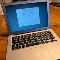 Apple Mac Book Air 11" 2011