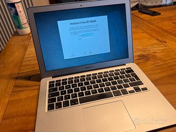 Apple Mac Book Air 11" 2011