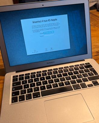 Apple Mac Book Air 11" 2011