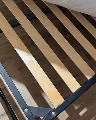 Struttura letto in metallo con rete