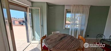 Appartamento con terrazzo, locali accessori e pos