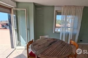 Appartamento con terrazzo, locali accessori e pos