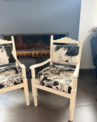 Sedie e quadro dipinti a mano