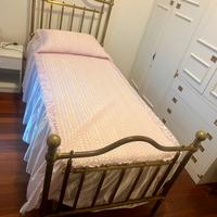 Letto singolo in ottone con rete