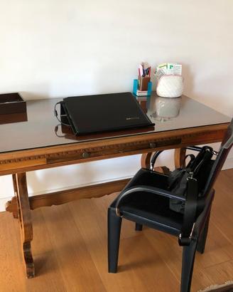 Scrivania anni '960 in legno Noce Nazionale