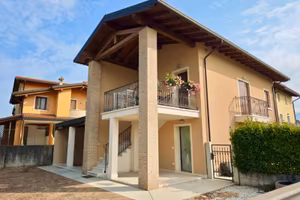 APPARTAMENTO IN BIFAMILIARE: investimento solid...